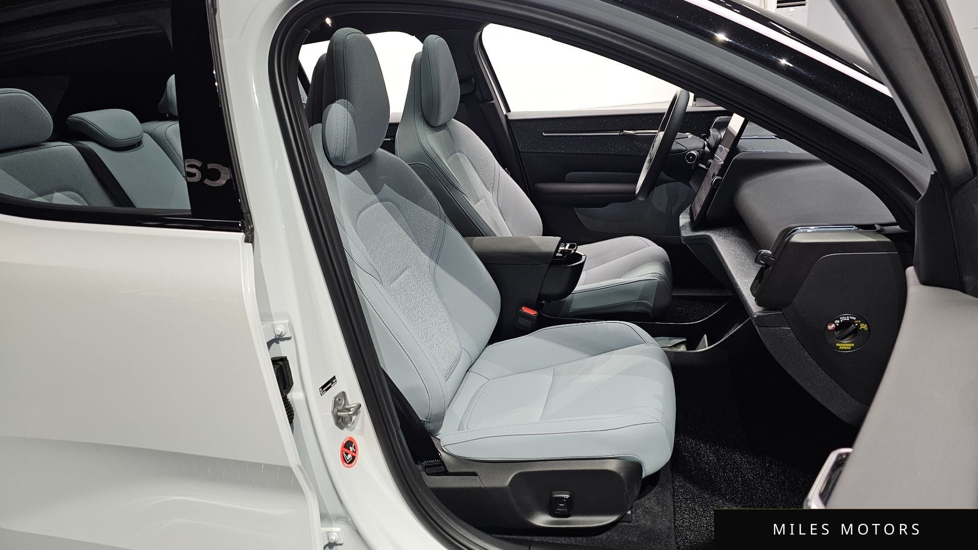 Volvo EX30 2025 — миниатюра 10