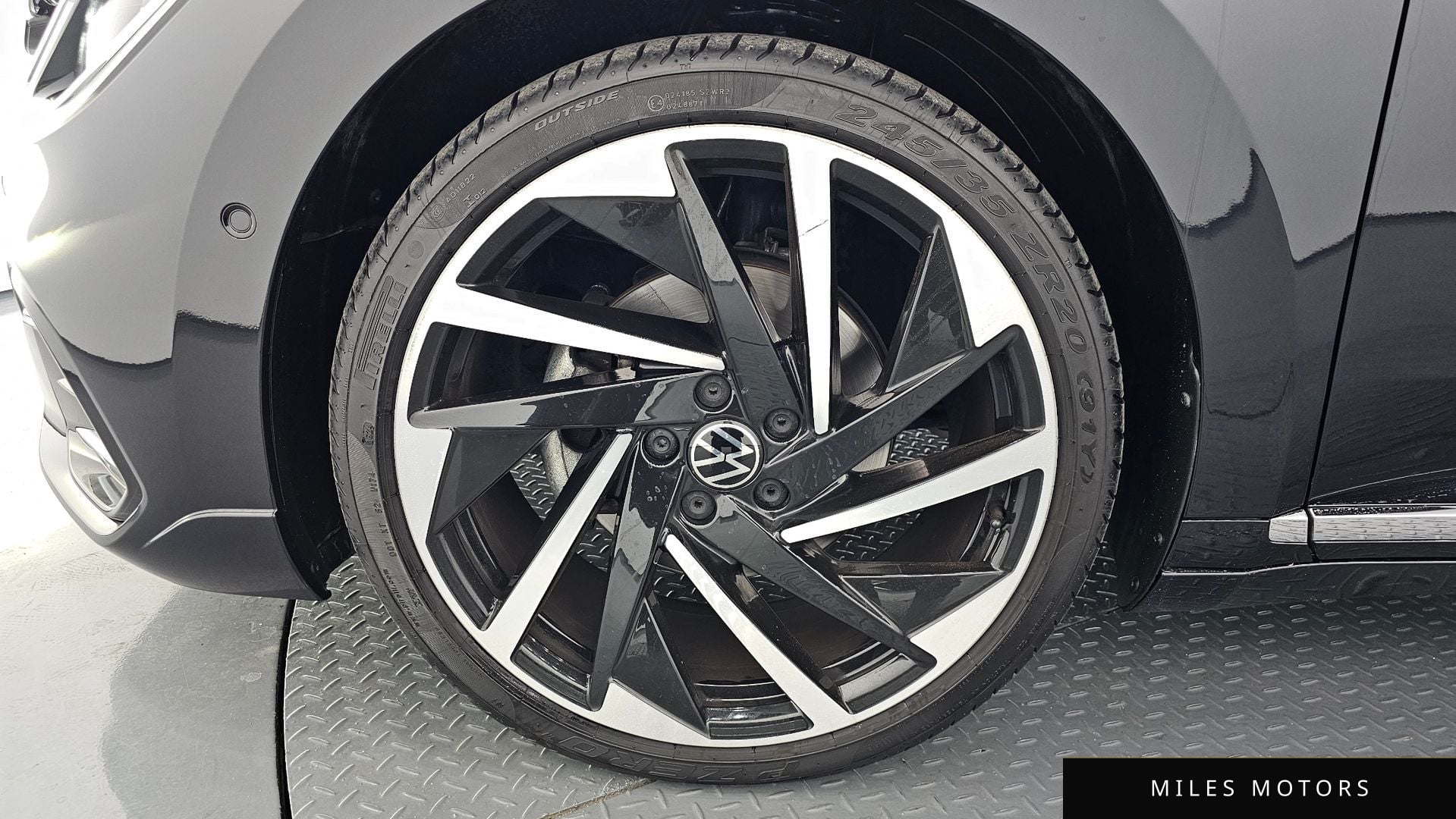 Volkswagen 아테온 2023 — миниатюра 5