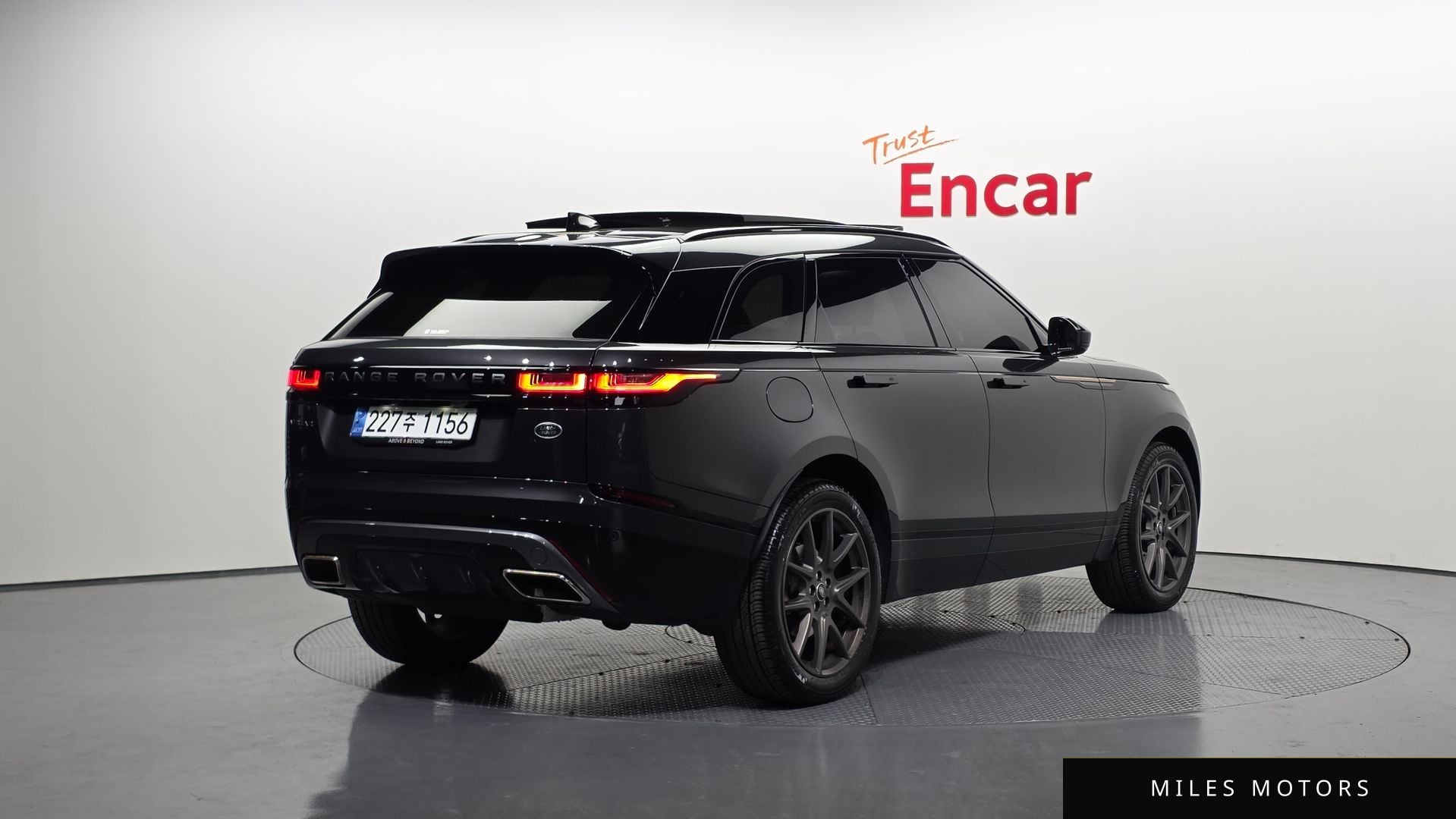 Land Rover Range Rover Velar 2023 — миниатюра 2