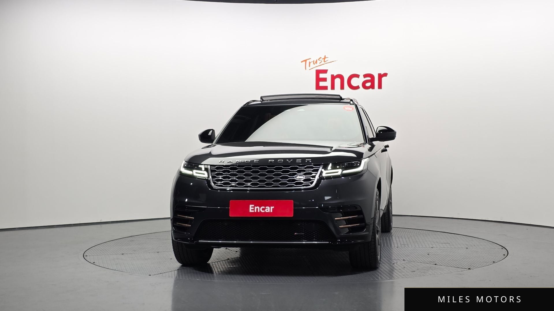 Land Rover Range Rover Velar 2023 — миниатюра 3