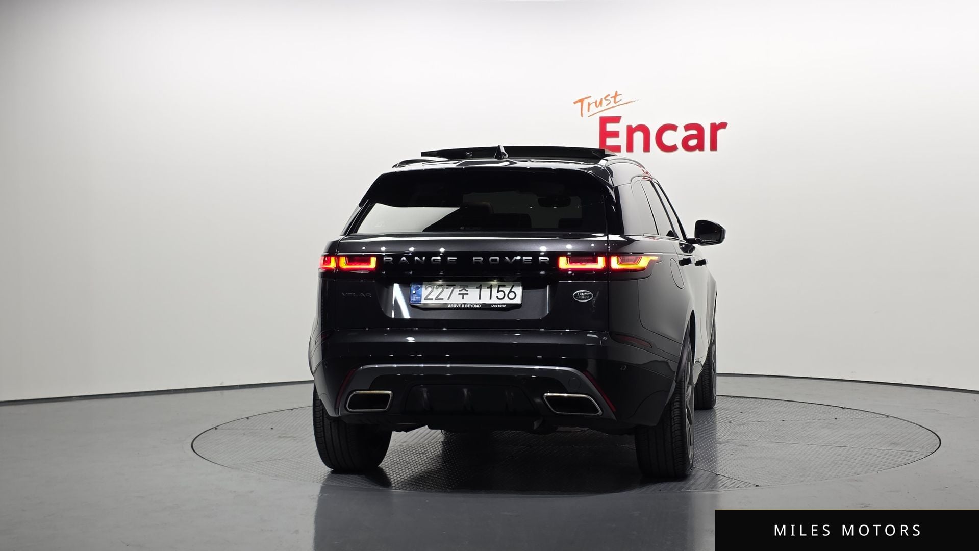 Land Rover Range Rover Velar 2023 — миниатюра 4