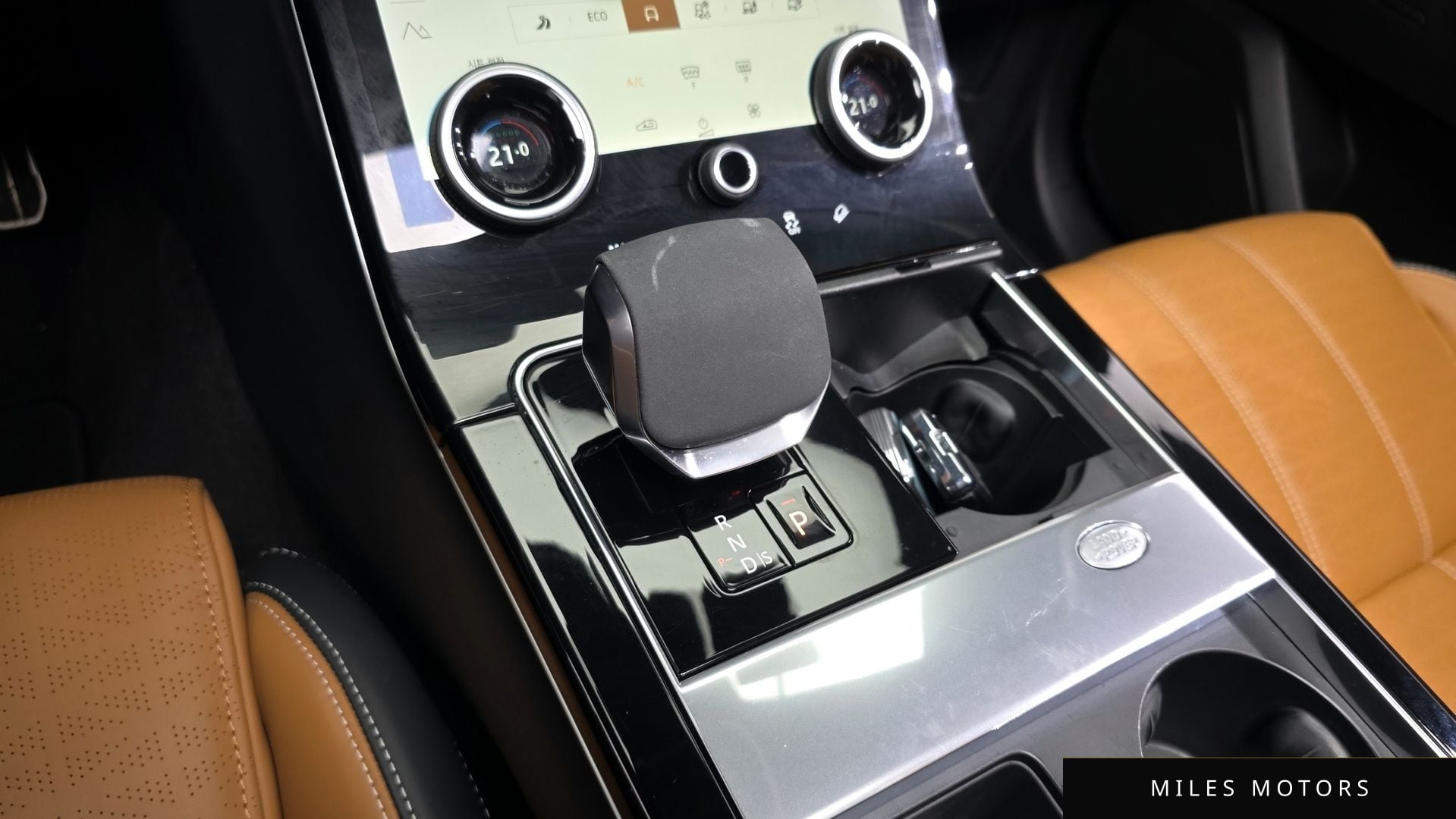Land Rover Range Rover Velar 2023 — миниатюра 9