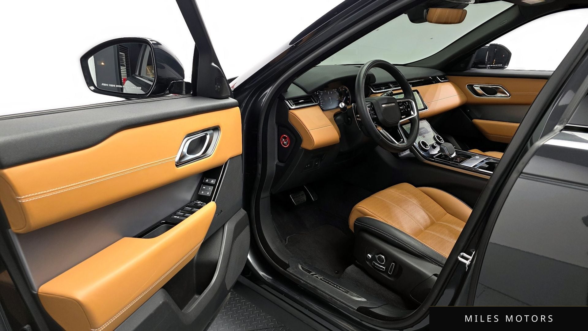 Land Rover Range Rover Velar 2023 — миниатюра 10