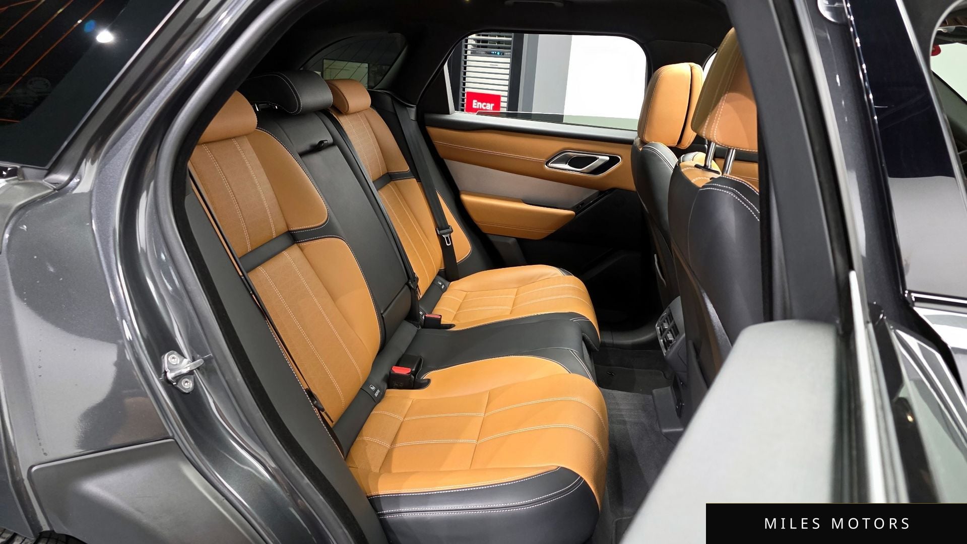 Land Rover Range Rover Velar 2023 — миниатюра 12
