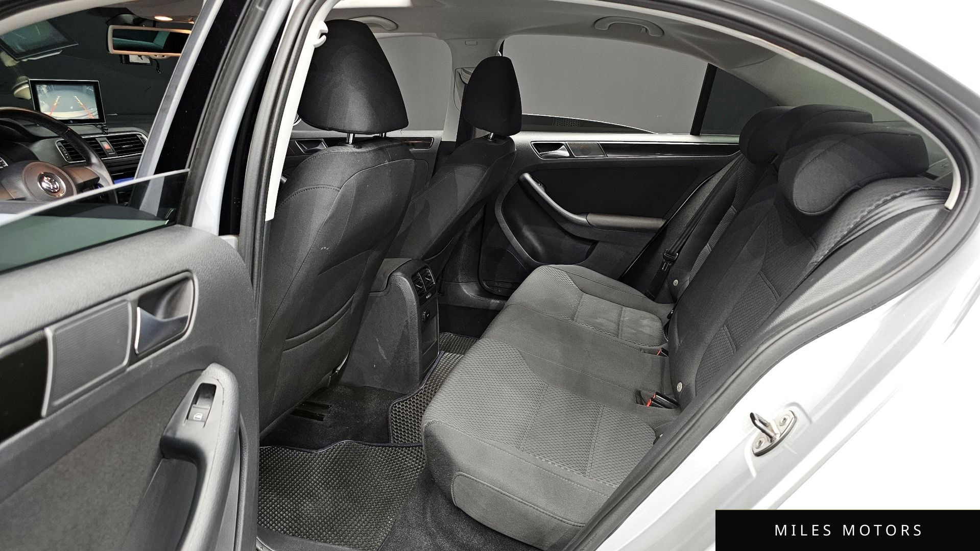 Volkswagen Jetta 2011 — миниатюра 12