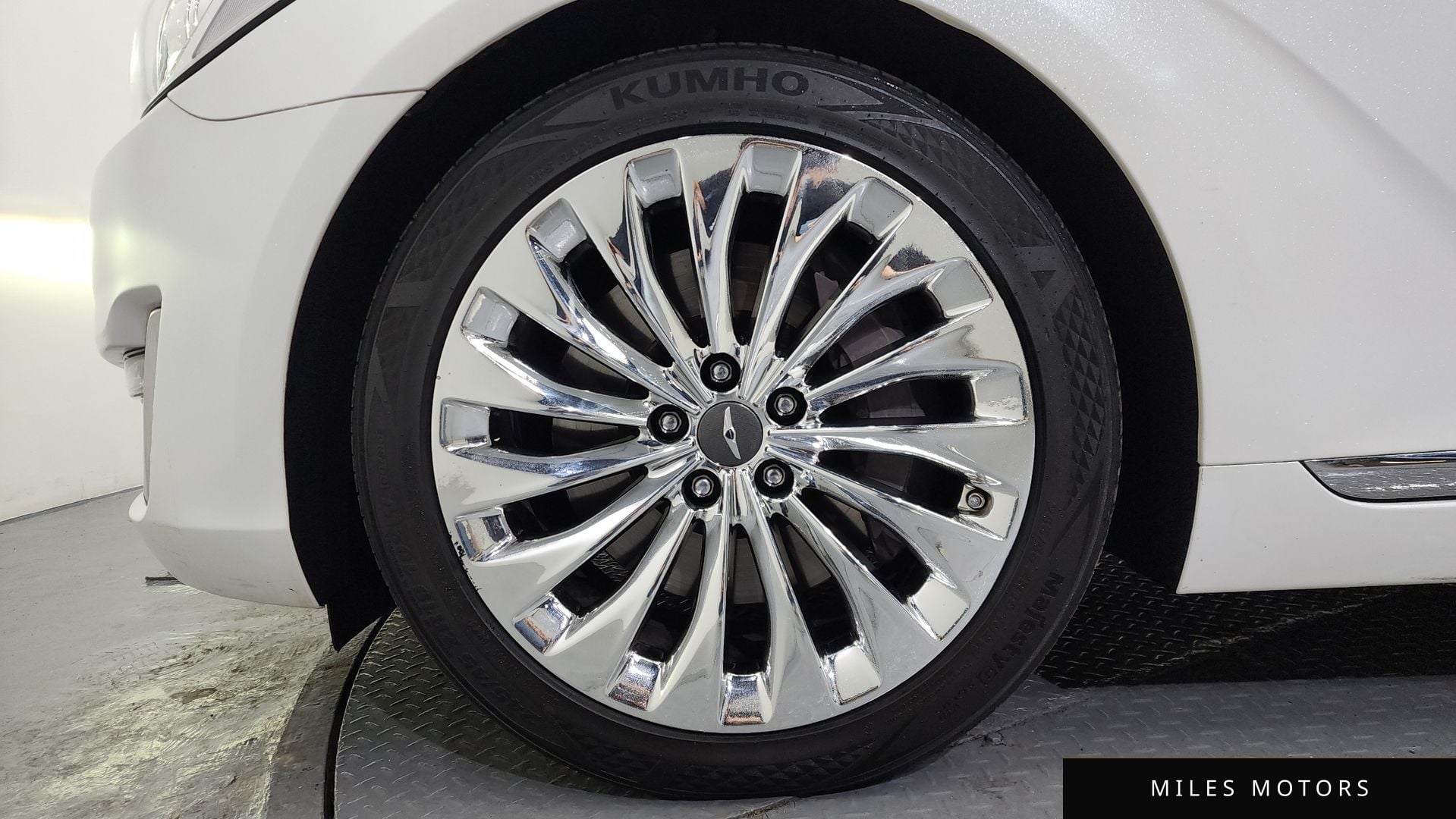 Genesis EQ900 2016 — миниатюра 5