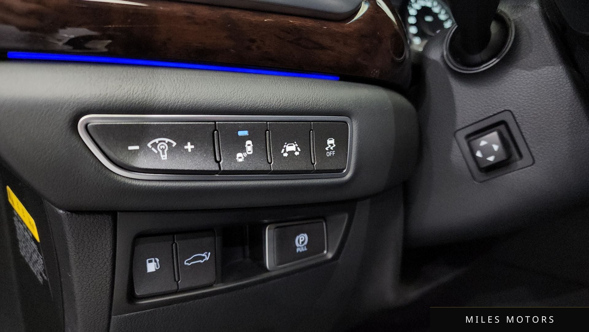 Genesis EQ900 2016 — миниатюра 12