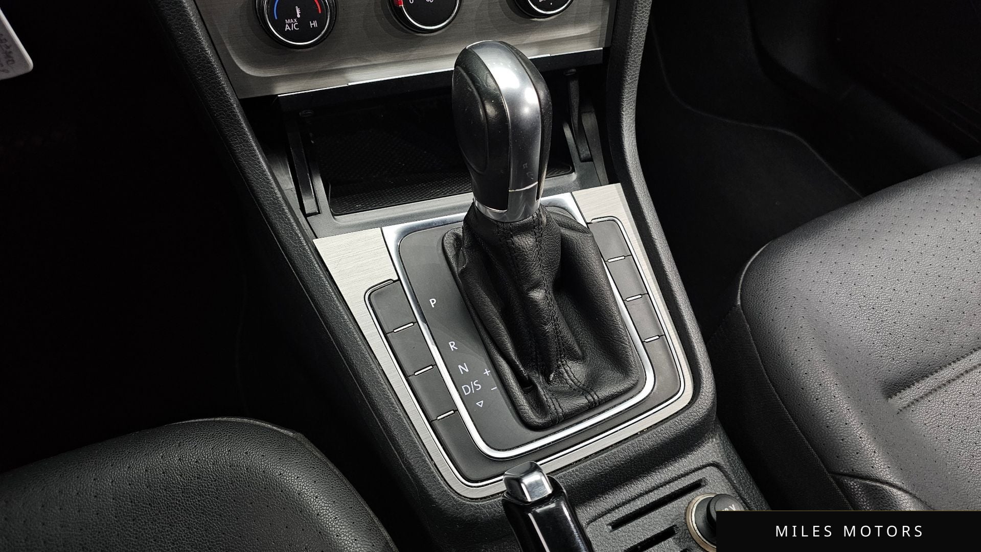 Volkswagen 골프 2015 — миниатюра 9