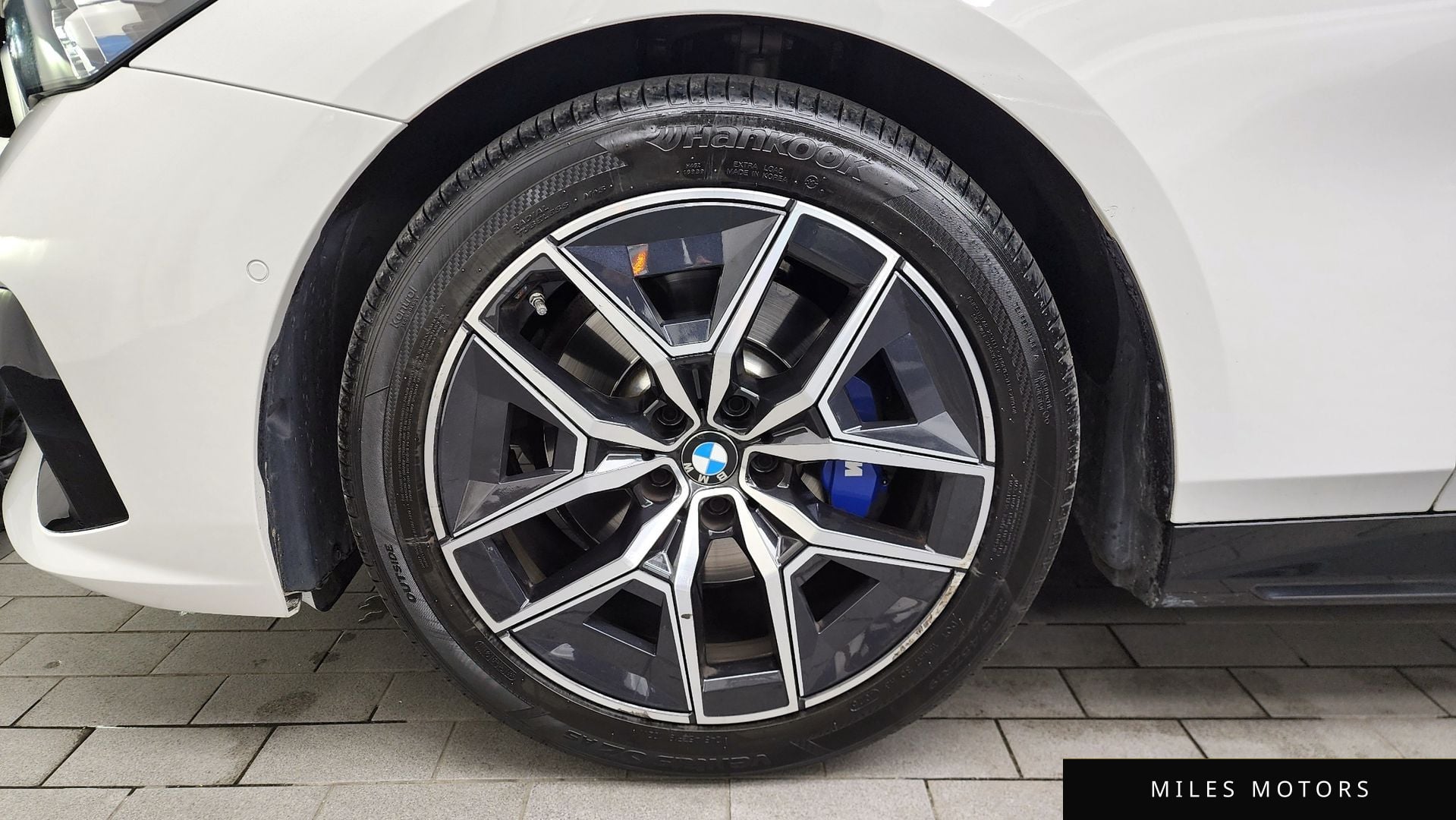 BMW 5 Series (G60) 2025 — миниатюра 5