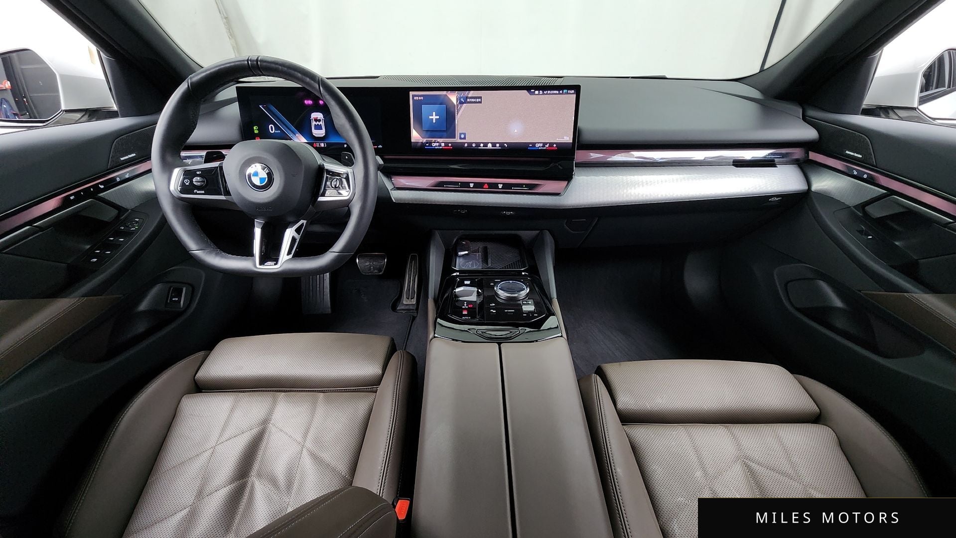 BMW 5 Series (G60) 2025 — миниатюра 7