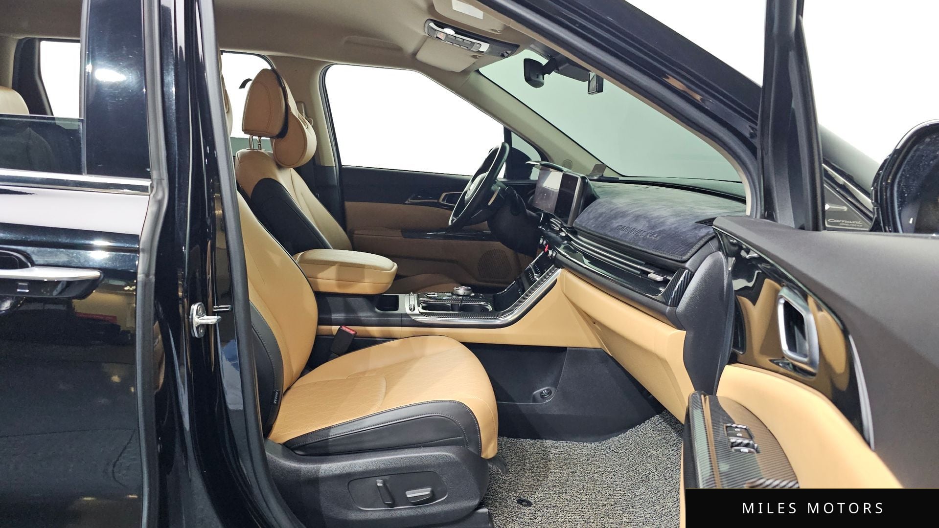 Kia Carnival 2021 — миниатюра 11