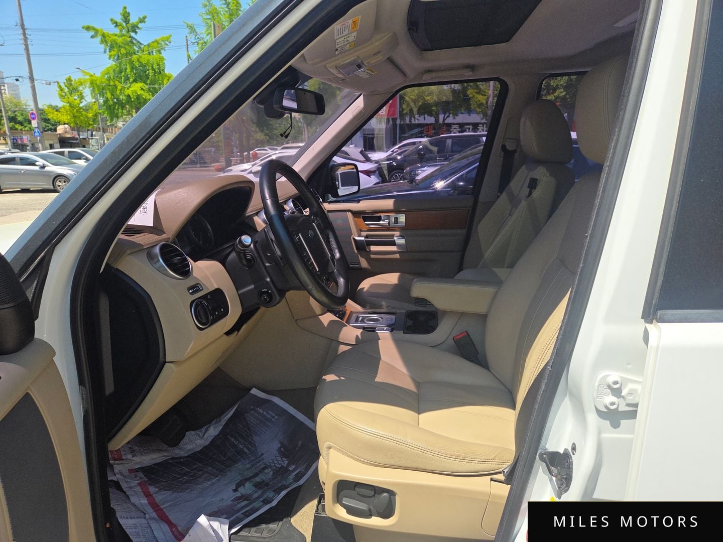 Land Rover Discovery 2012 — миниатюра 7