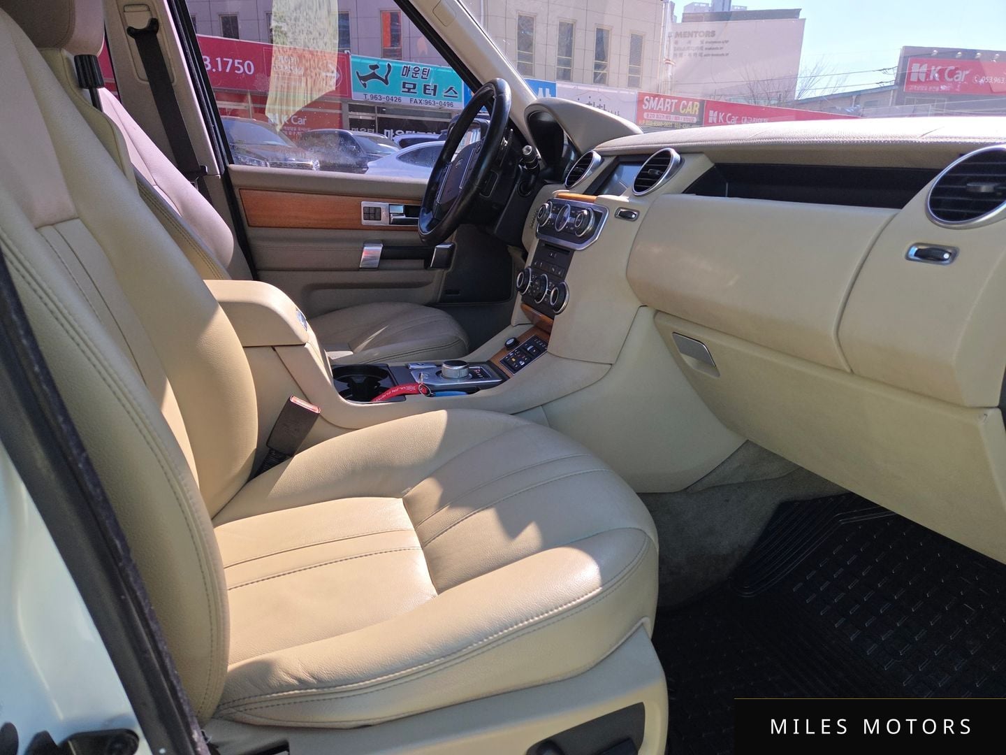 Land Rover Discovery 2012 — миниатюра 11
