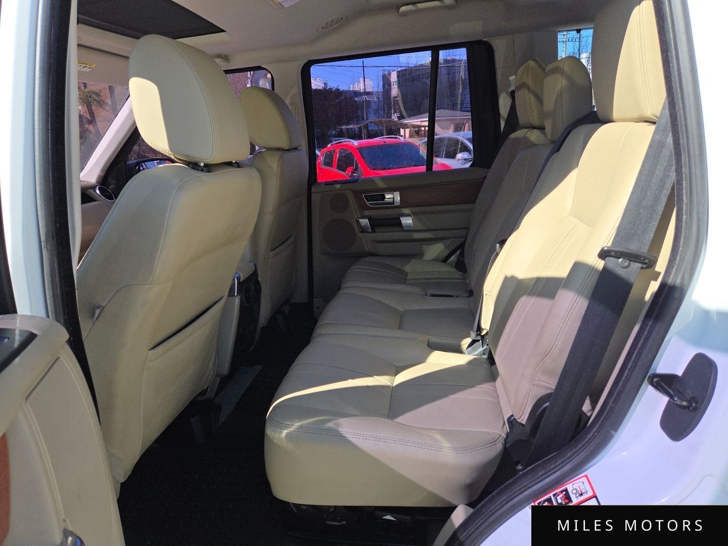 Land Rover Discovery 2012 — миниатюра 12