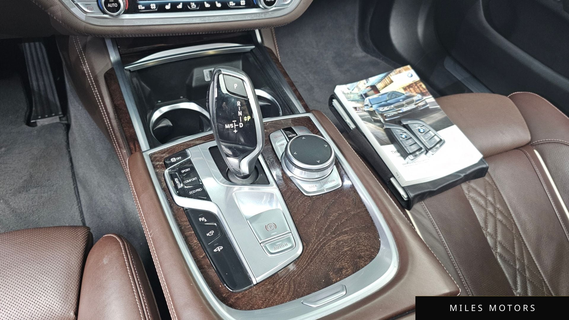BMW 7 Series (G11) 2016 — миниатюра 9