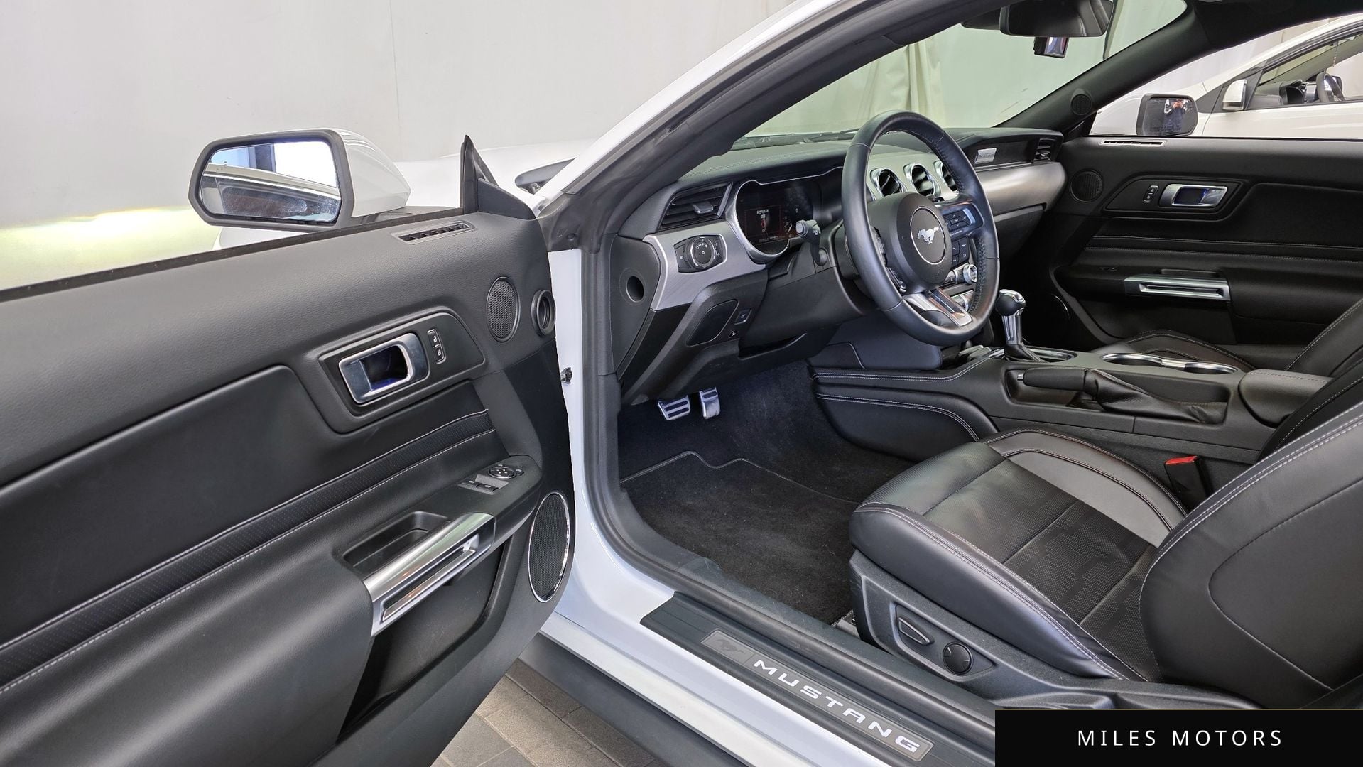 Ford 머스탱 2023 — миниатюра 10
