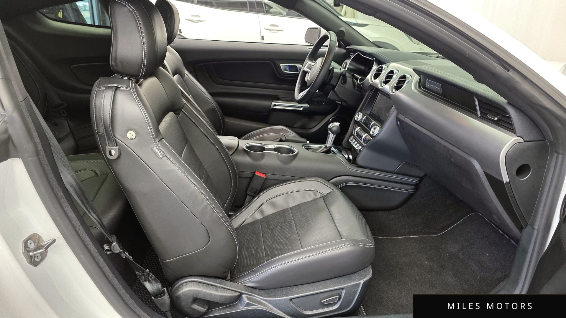 Ford 머스탱 2023 — миниатюра 11