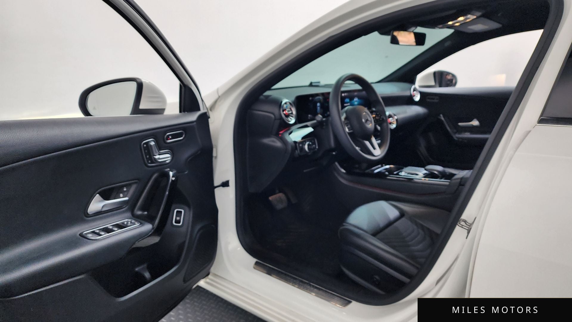 Mercedes-Benz A-Class W177 2020 — миниатюра 10