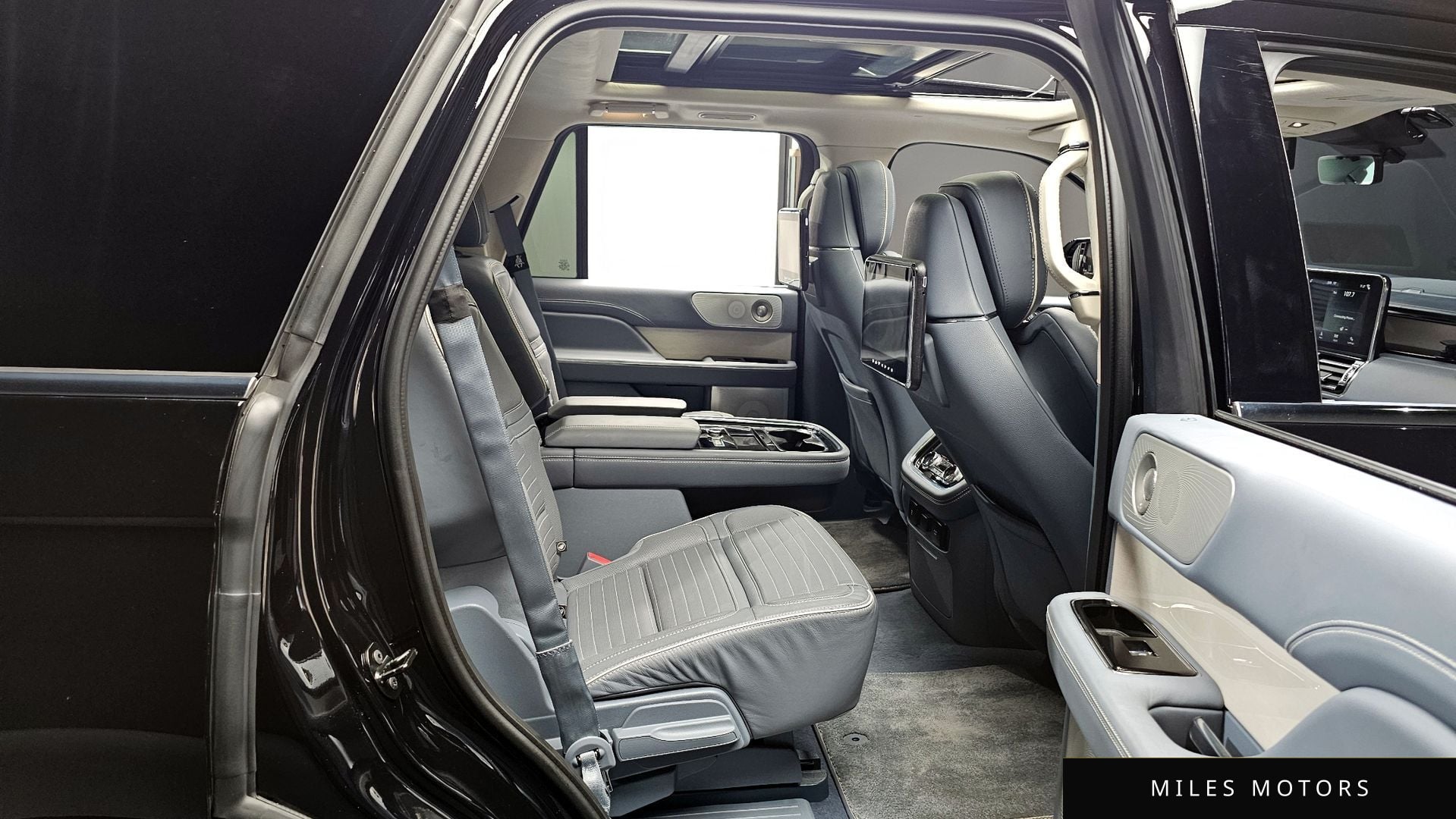 Lincoln Navigator 2019 — миниатюра 11
