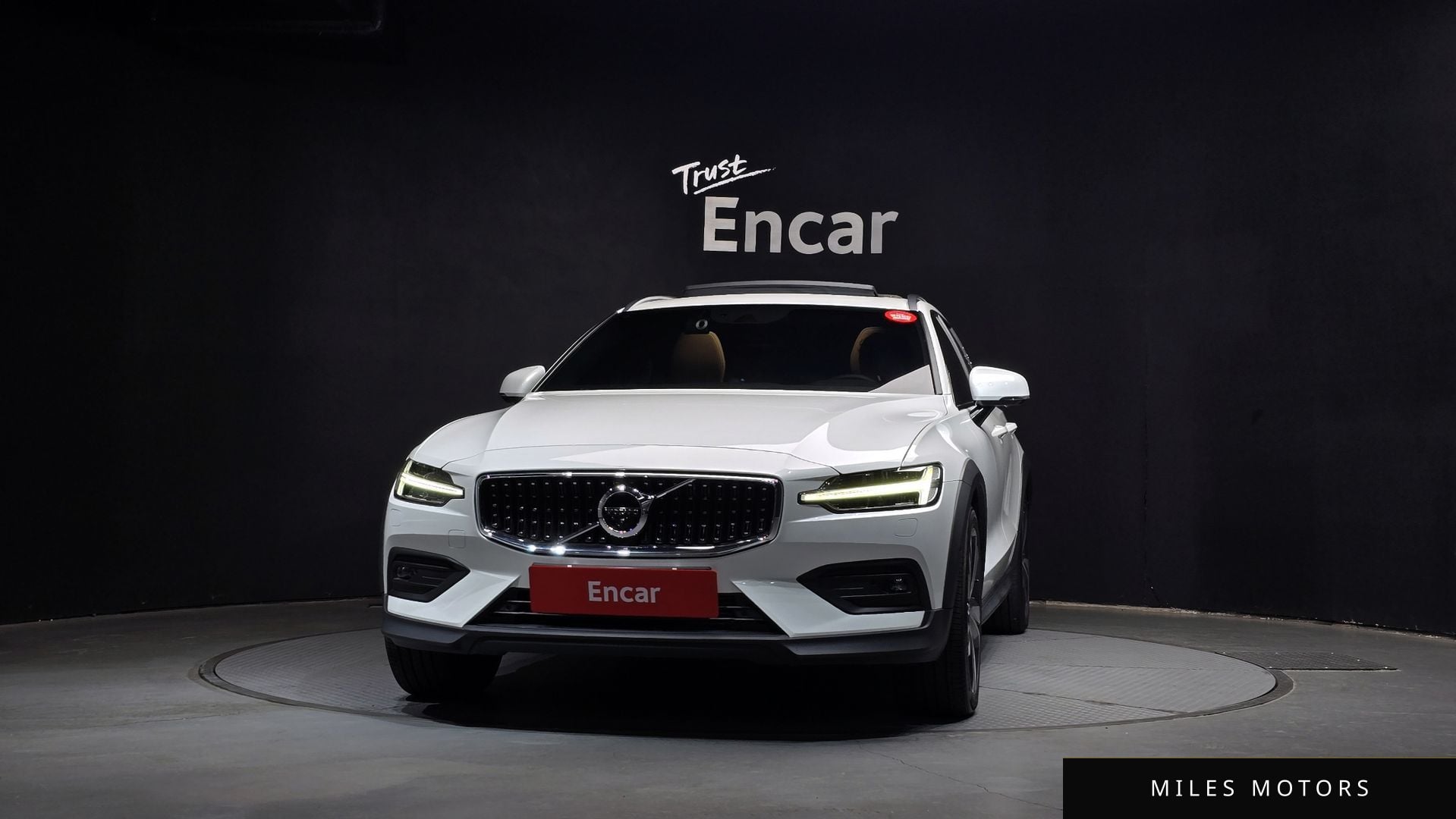 Volvo V60 2019 — миниатюра 3