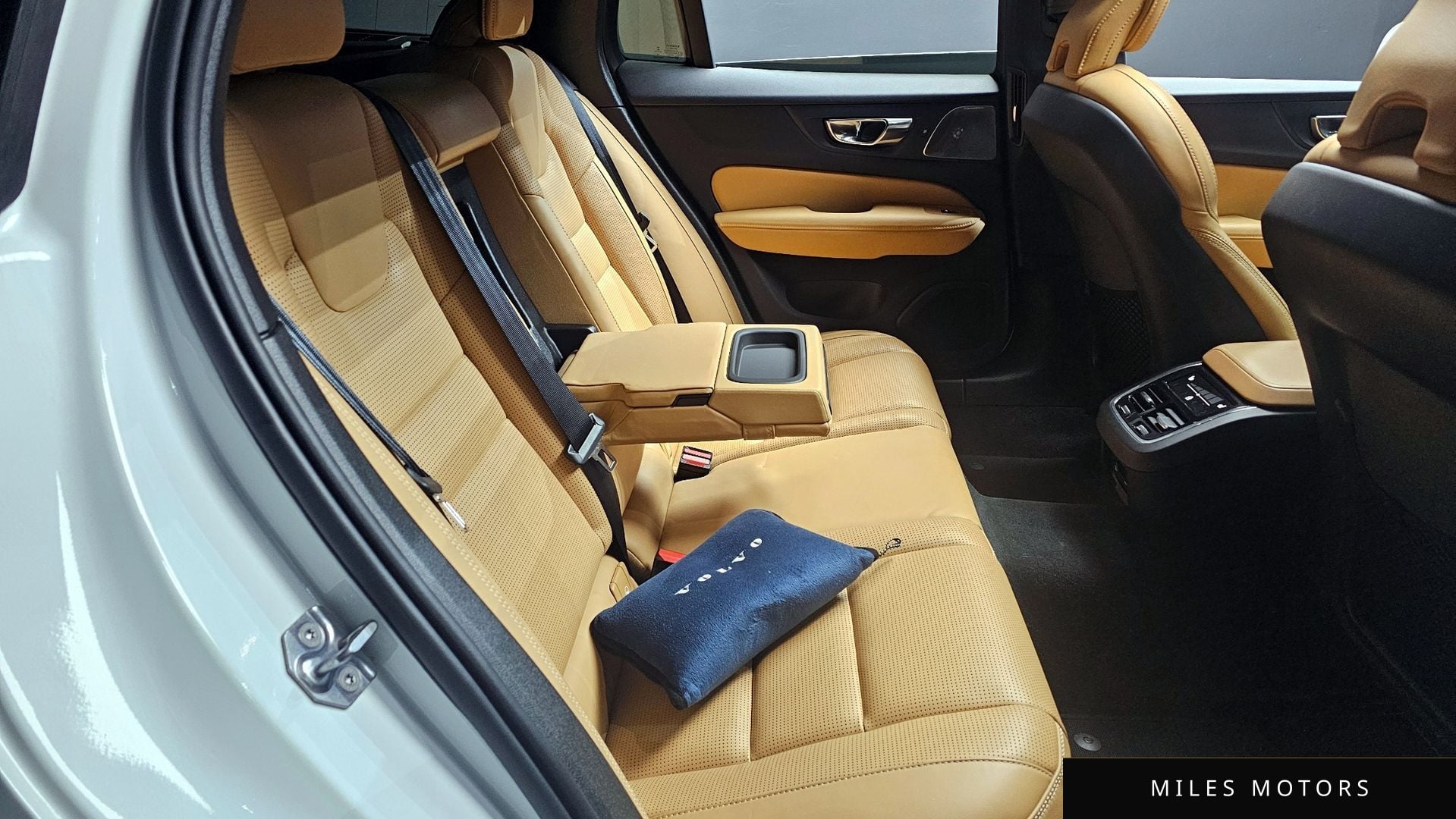 Volvo V60 2019 — миниатюра 12