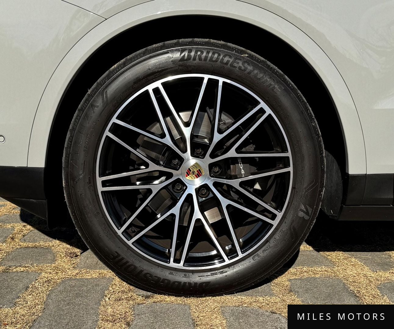 Porsche Cayenne 2024 — миниатюра 10