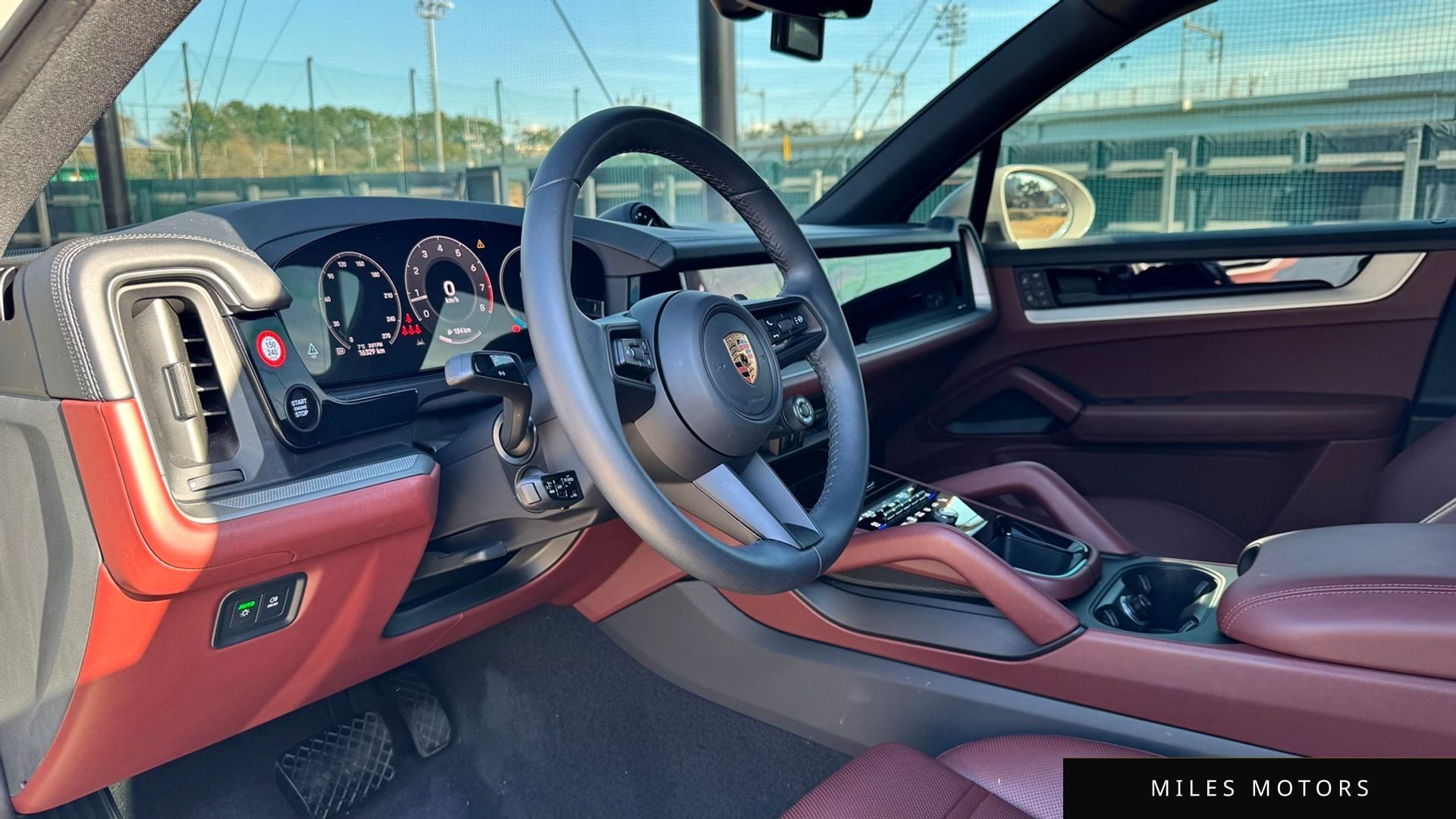 Porsche Cayenne 2024 — миниатюра 11