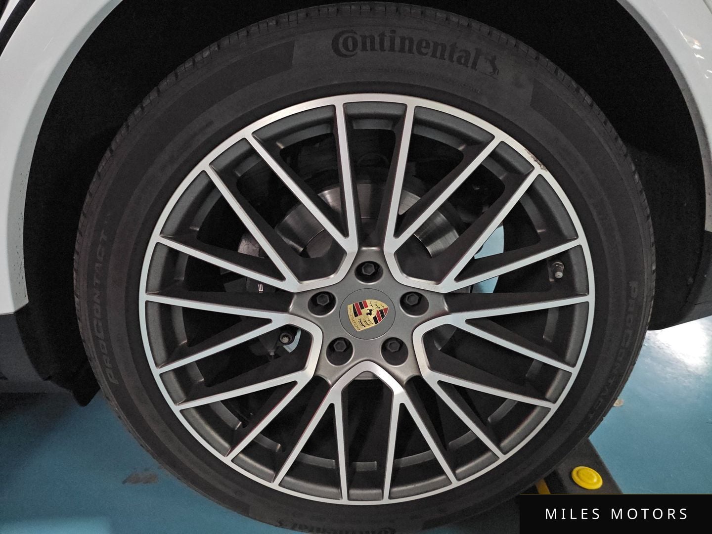 Porsche Cayenne 2023 — миниатюра 6