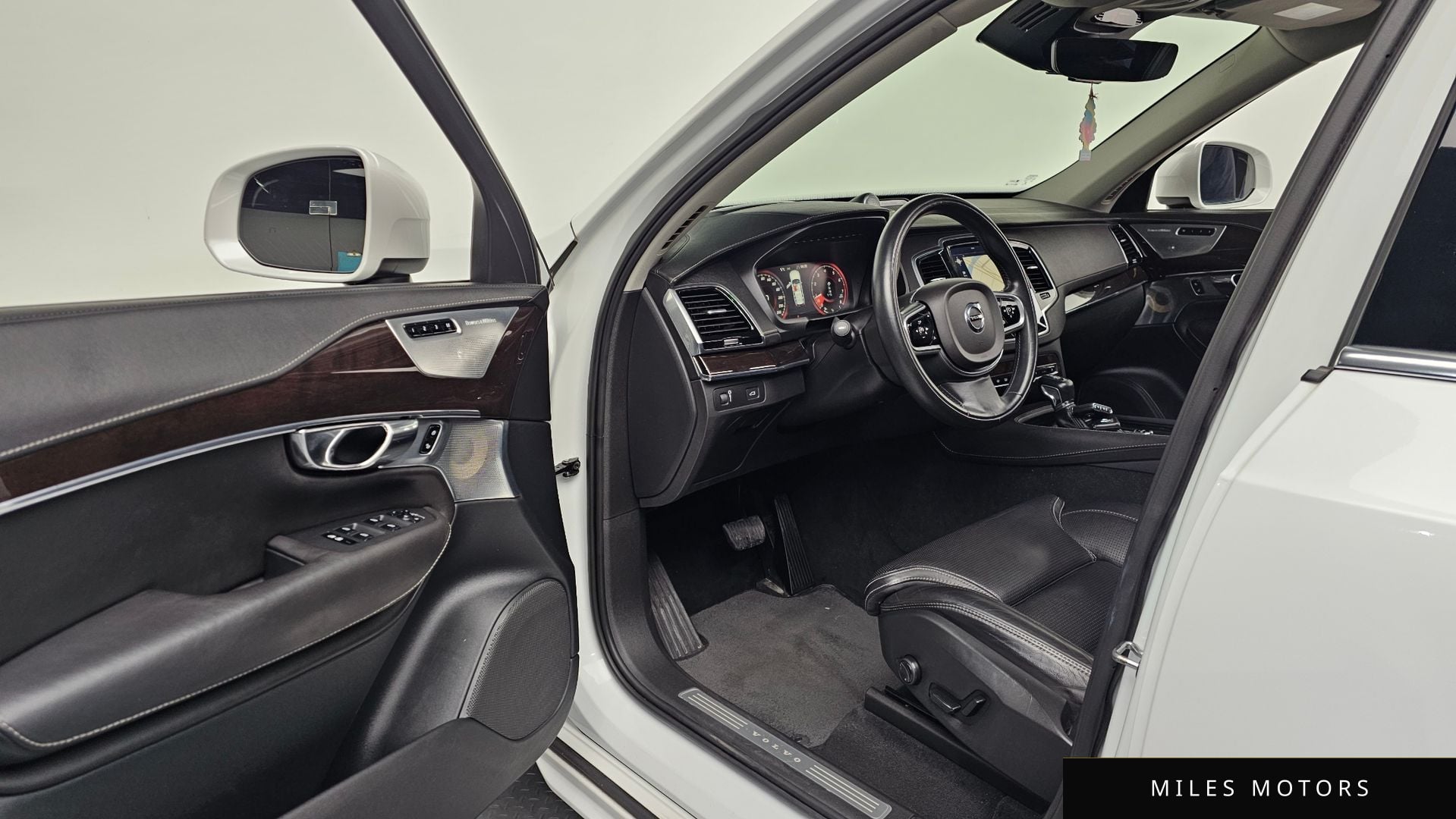 Volvo XC90 2017 — миниатюра 10