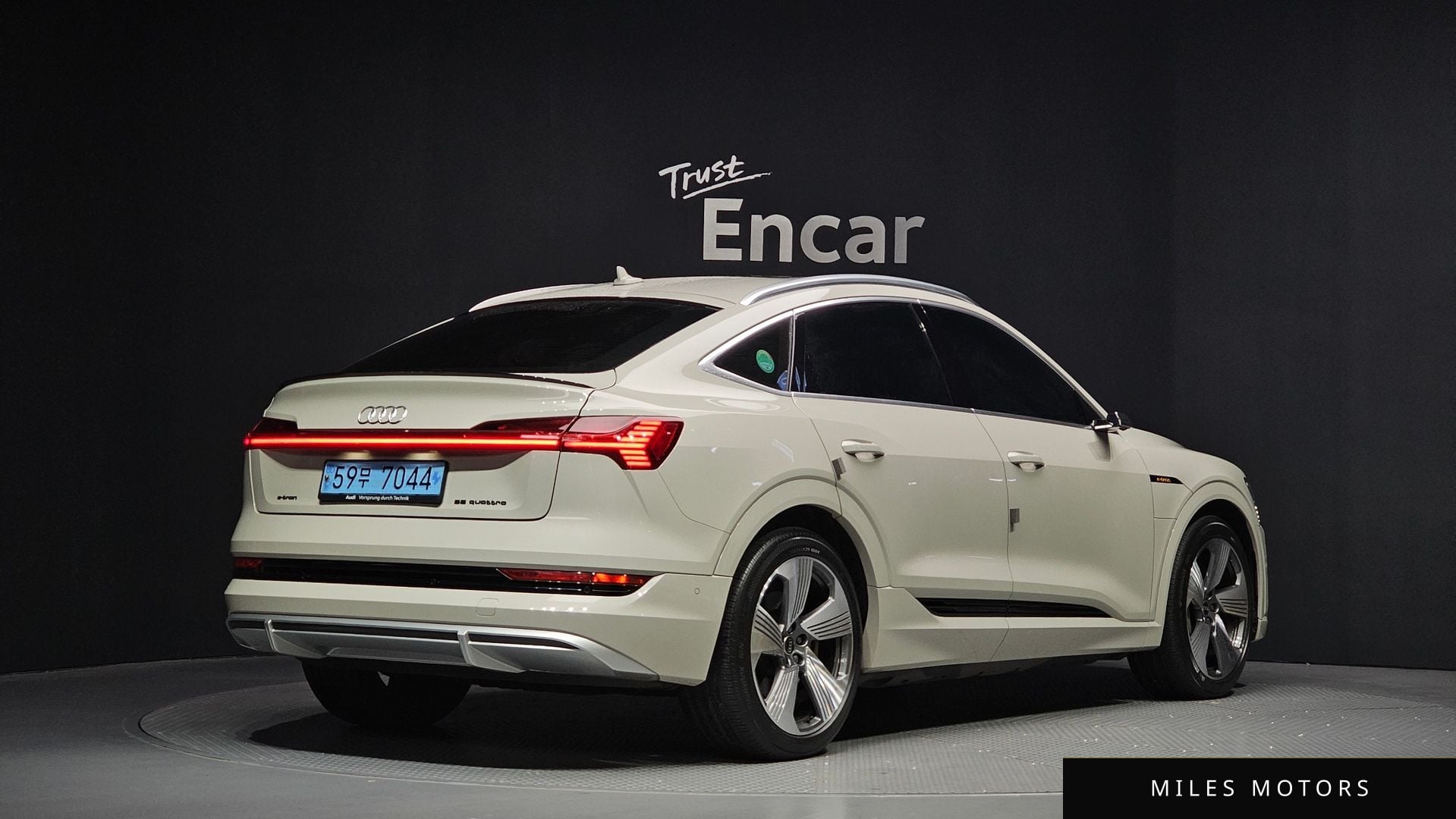 Audi e-트론 2022 — миниатюра 2