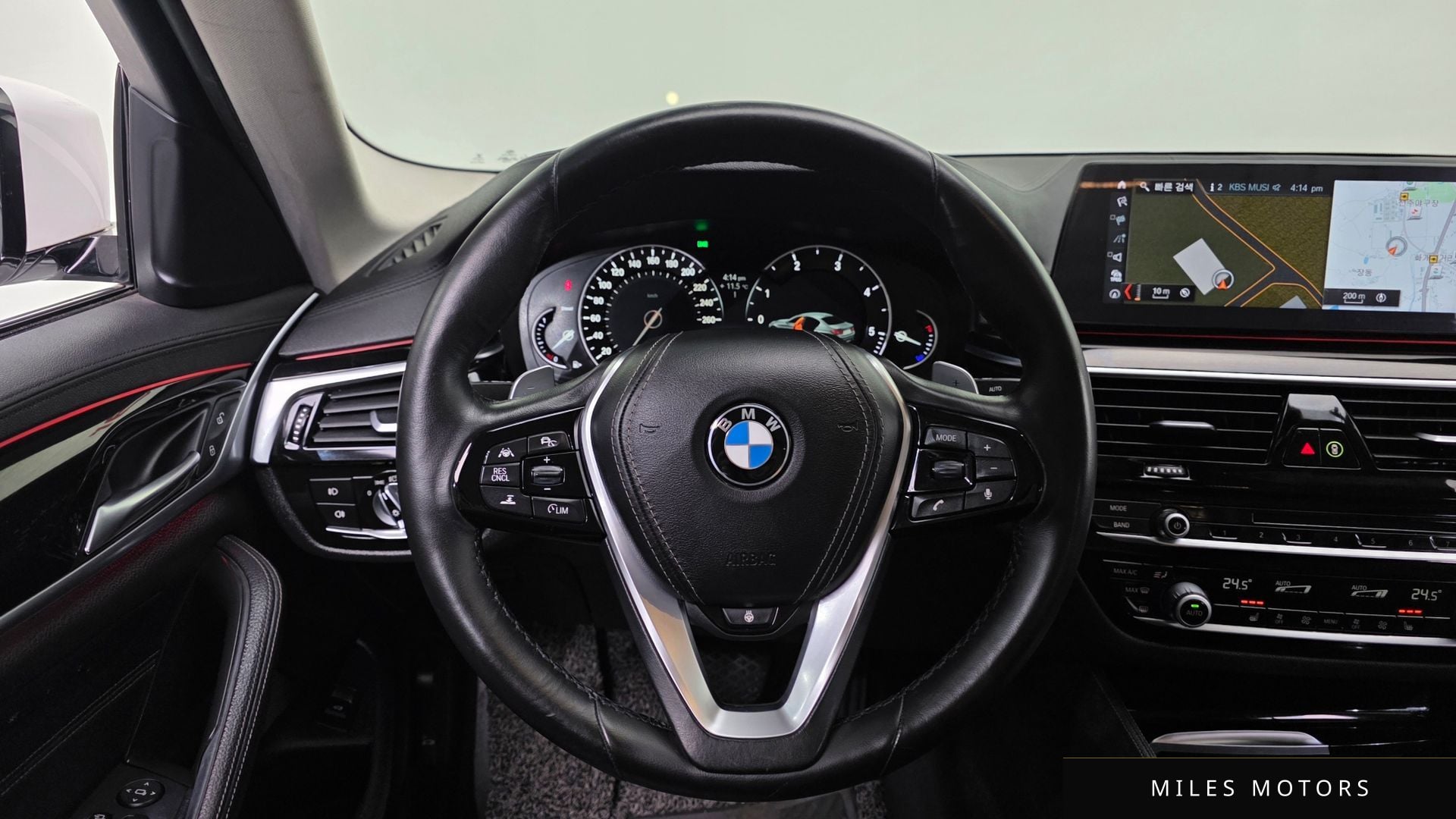 BMW 5시리즈 (G30) 2018 — миниатюра 15
