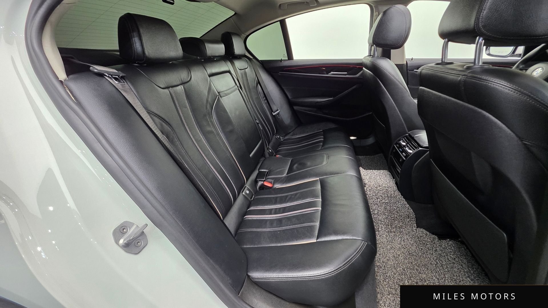 BMW 5시리즈 (G30) 2018 — миниатюра 19
