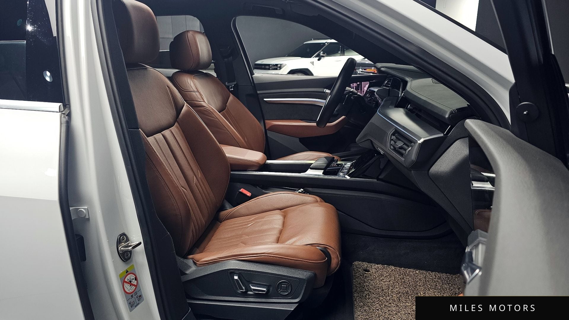 Audi e-트론 2020 — миниатюра 10