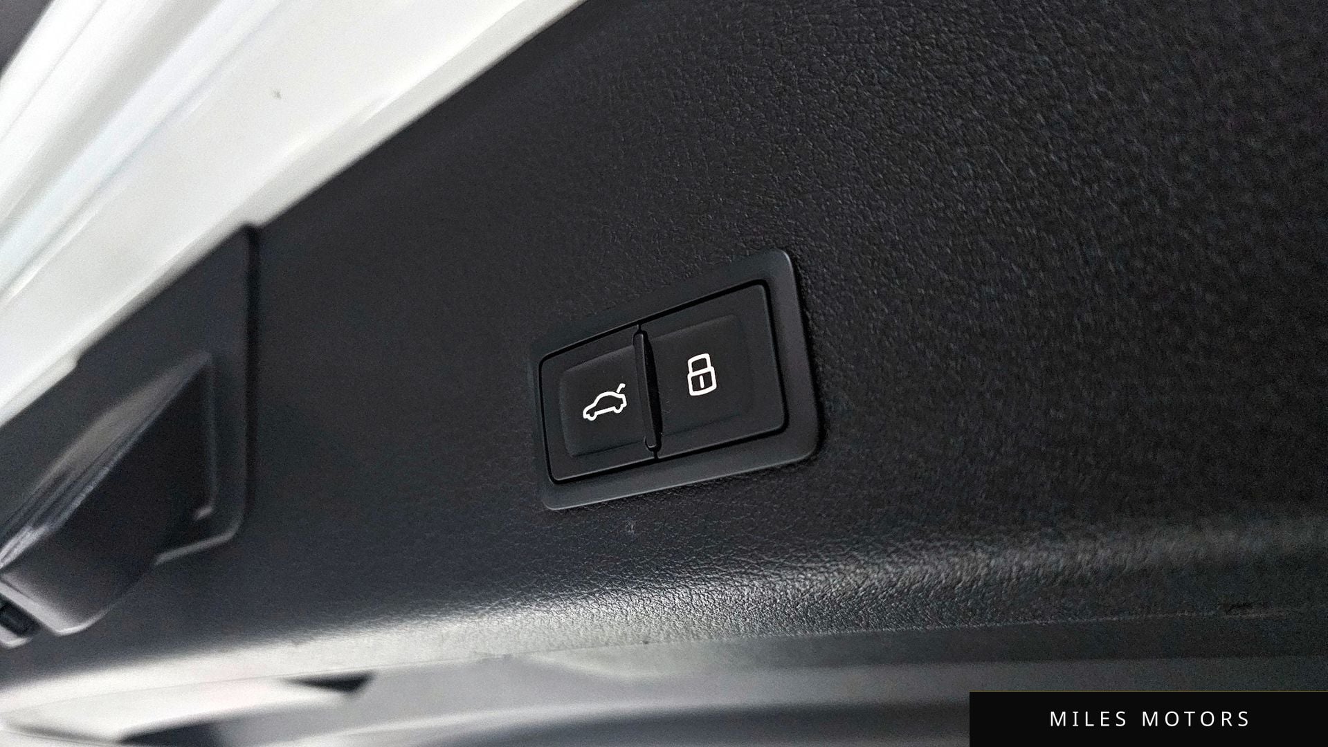Audi e-트론 2020 — миниатюра 19