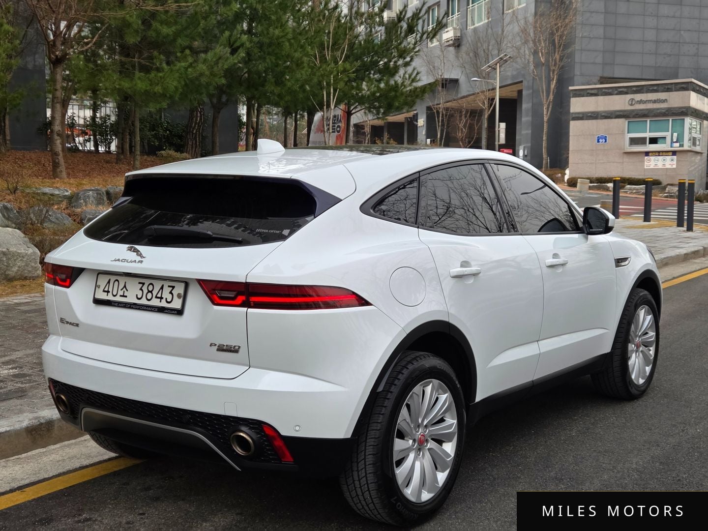 Jaguar E-PACE 2018 — миниатюра 19