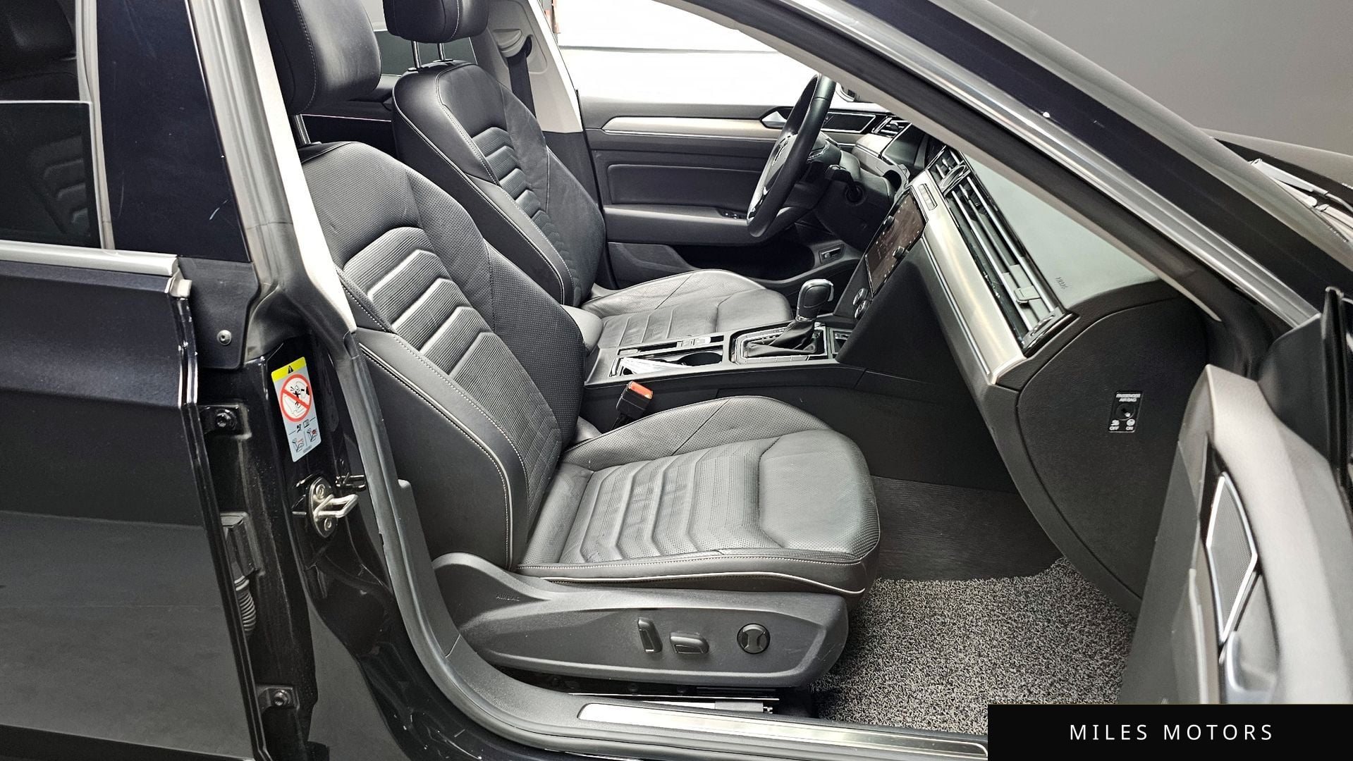 Volkswagen 아테온 2019 — миниатюра 10