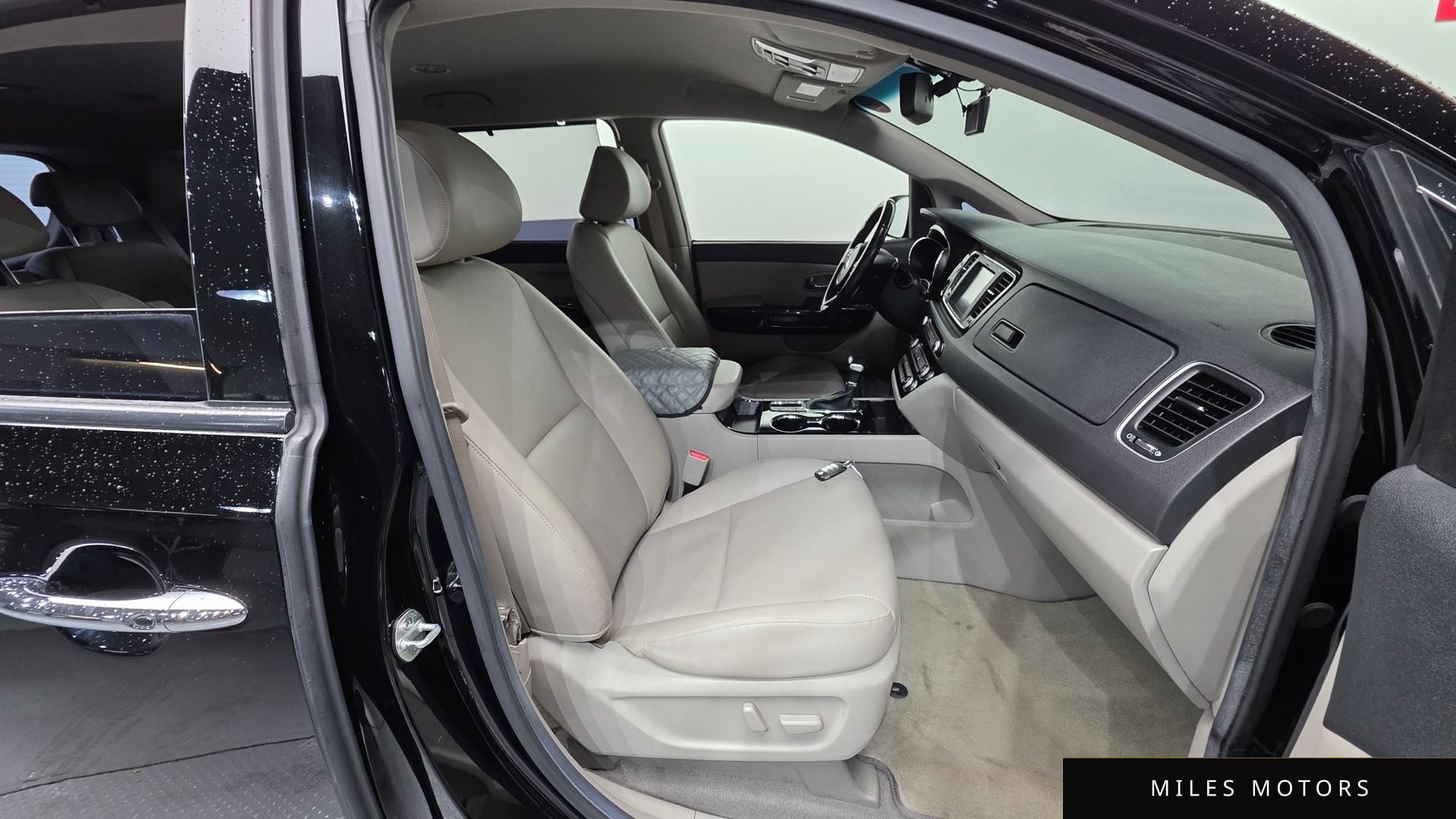 Kia Canival 2019 — миниатюра 10
