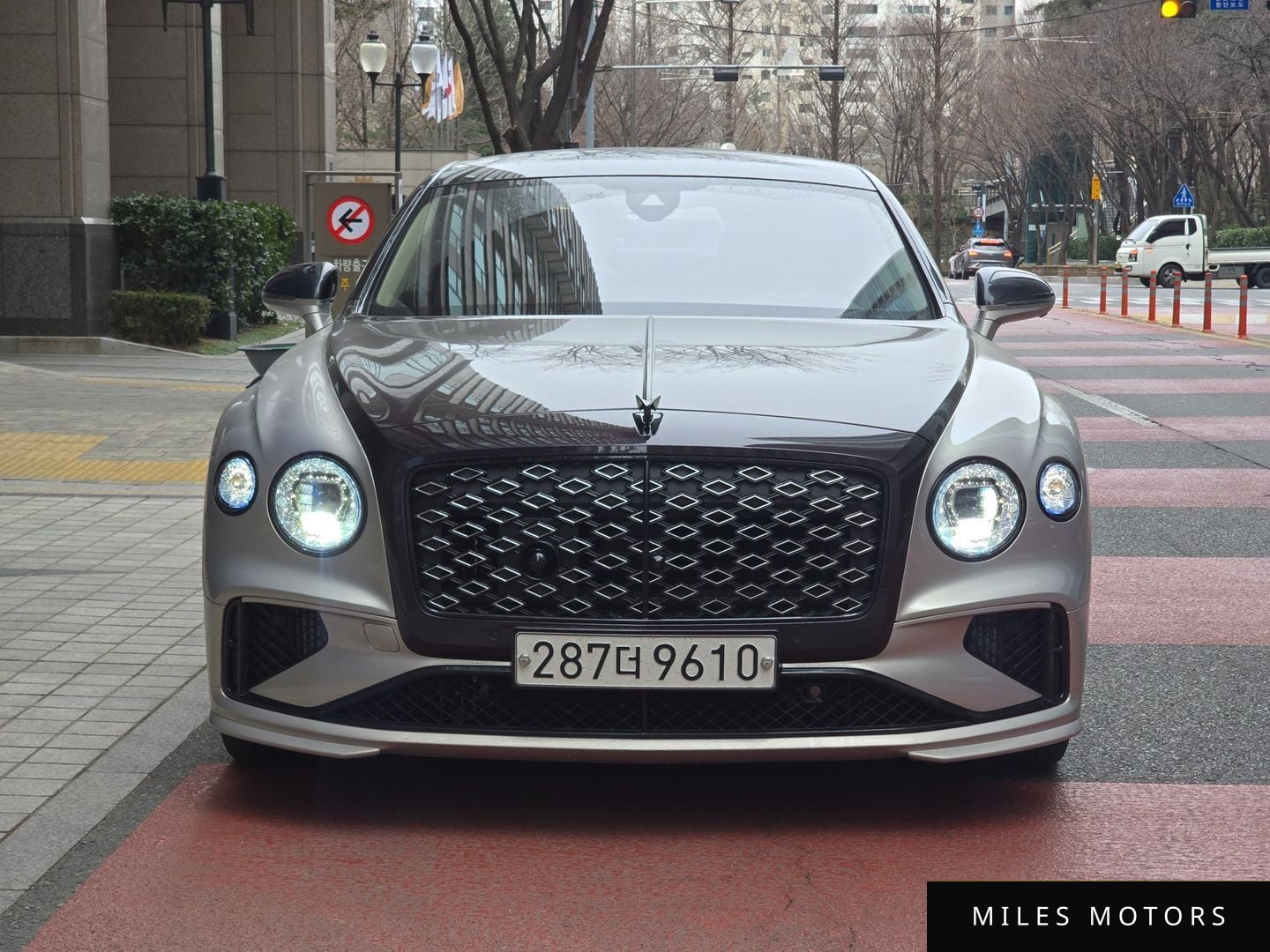 Bentley Flying Spur 2026 — миниатюра 2