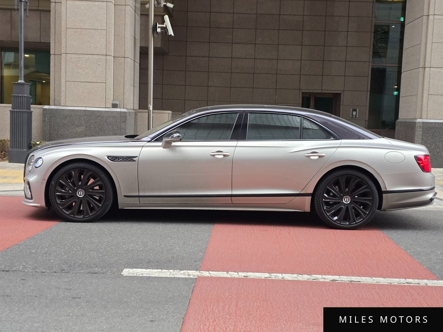 Bentley Flying Spur 2026 — миниатюра 3