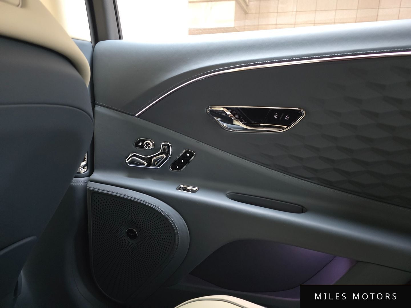 Bentley Flying Spur 2026 — миниатюра 8