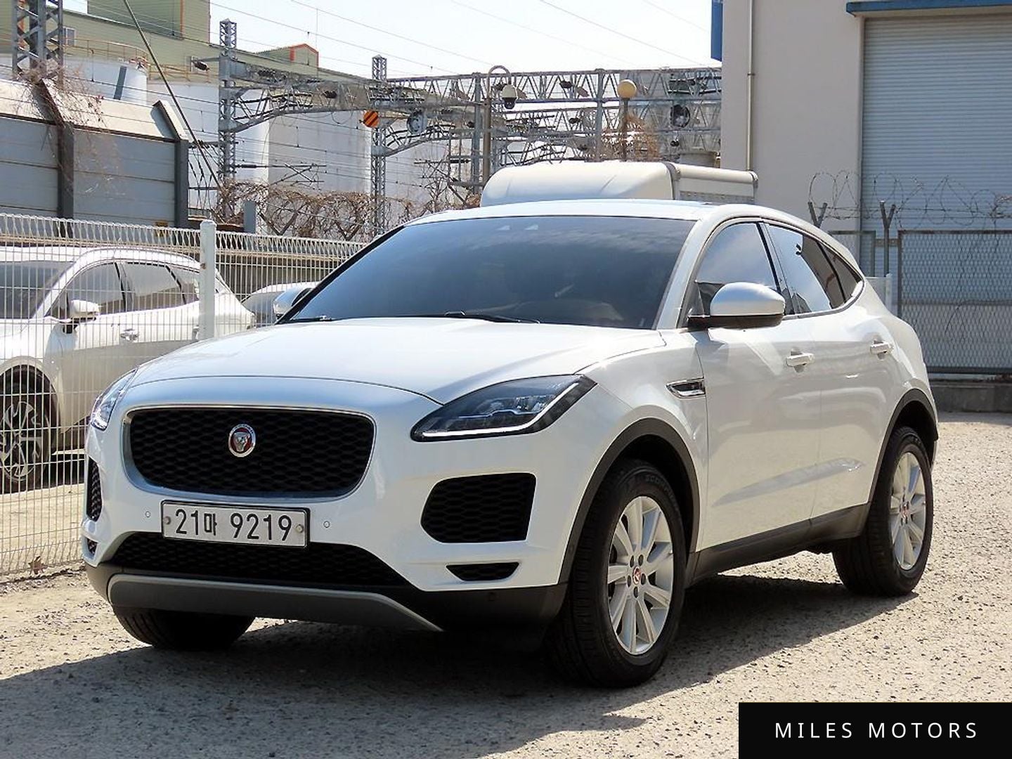 Jaguar E-PACE 2018 — миниатюра 2