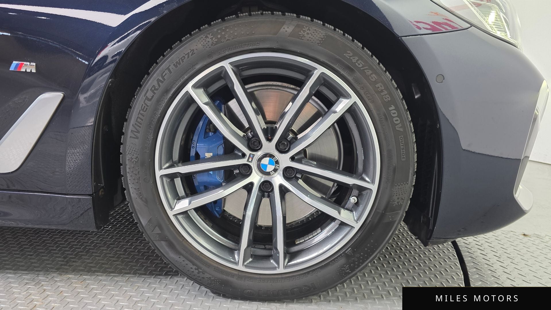BMW 5 Series (G30) 2021 — миниатюра 5