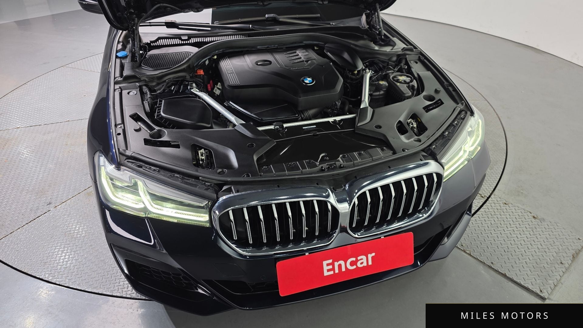BMW 5 Series (G30) 2021 — миниатюра 6