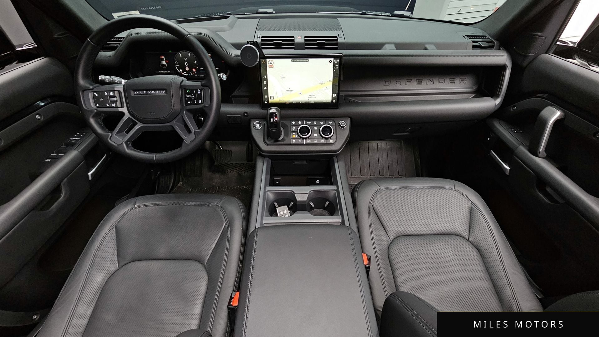 Land Rover Defender 2025 — миниатюра 7