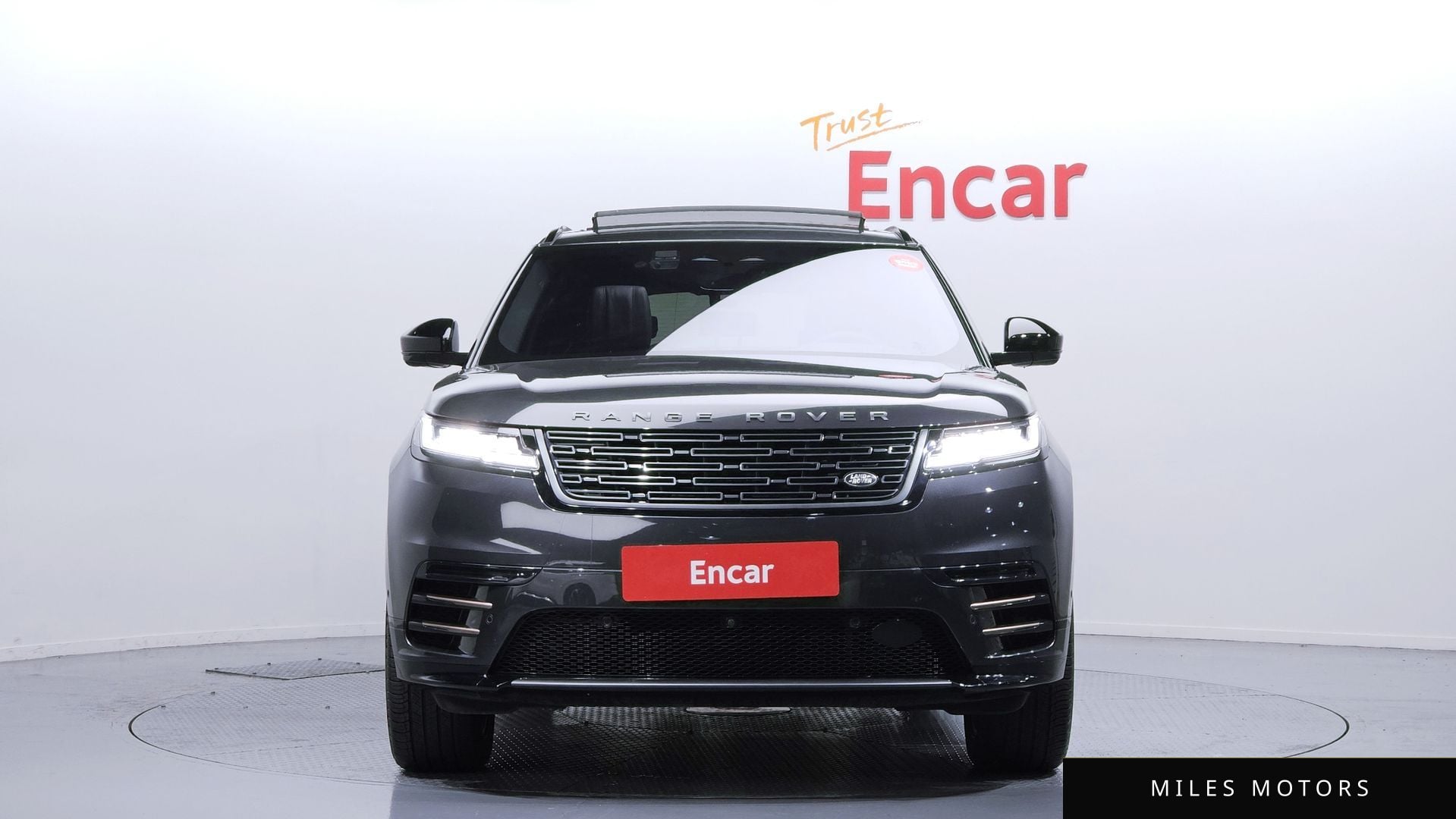 Land Rover Range Rover Velar 2025 — миниатюра 3