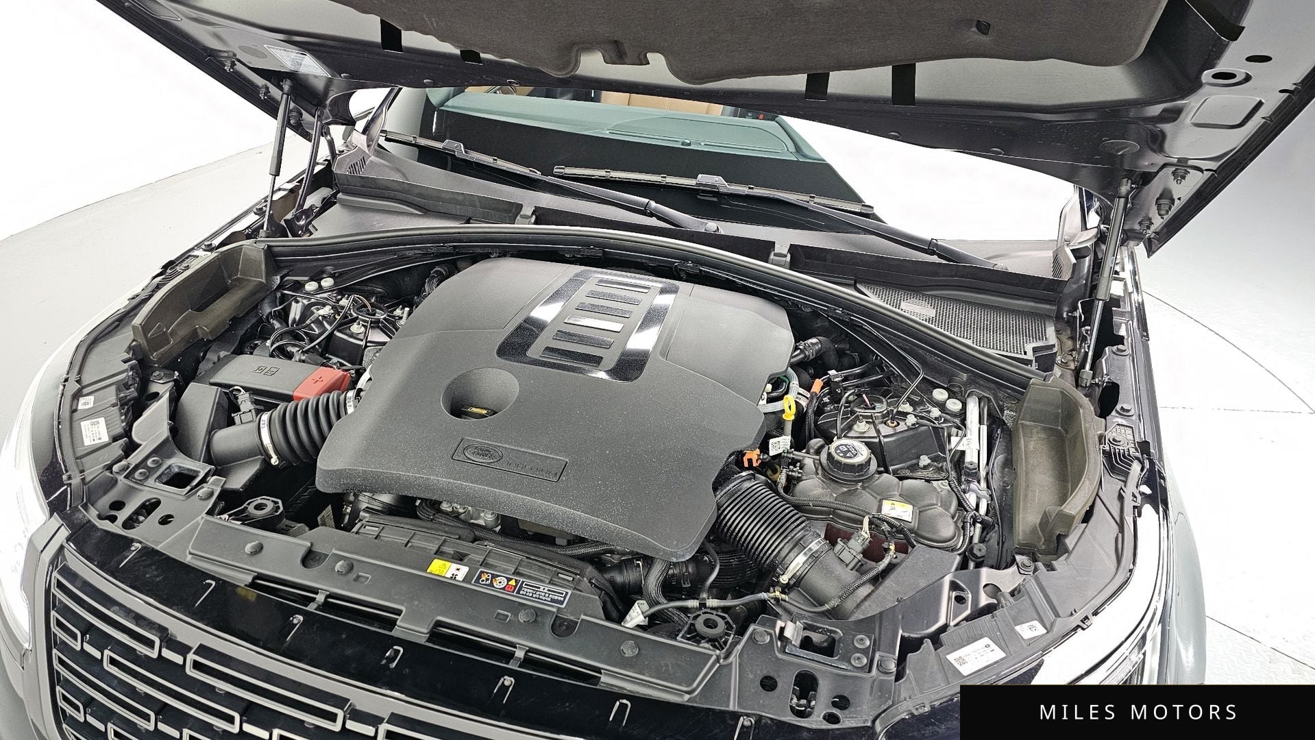 Land Rover Range Rover Velar 2025 — миниатюра 6