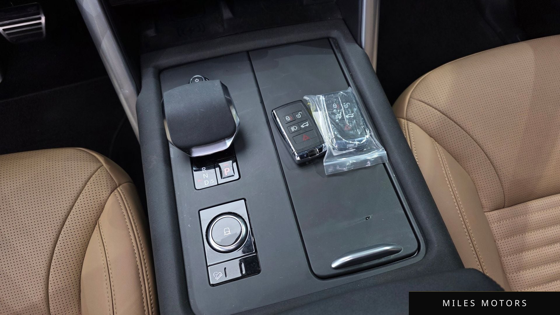 Land Rover Discovery 2024 — миниатюра 9