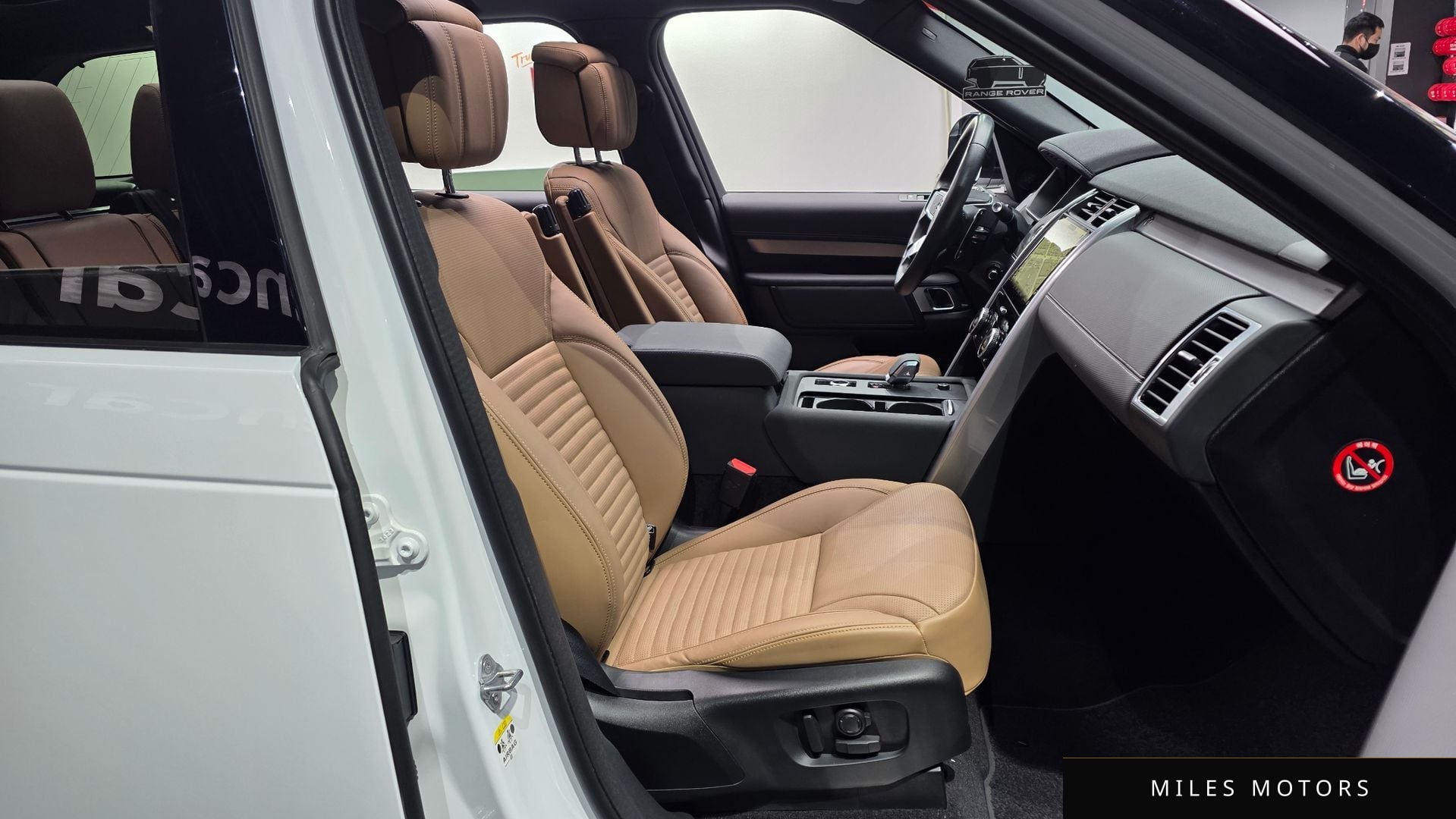 Land Rover Discovery 2024 — миниатюра 10