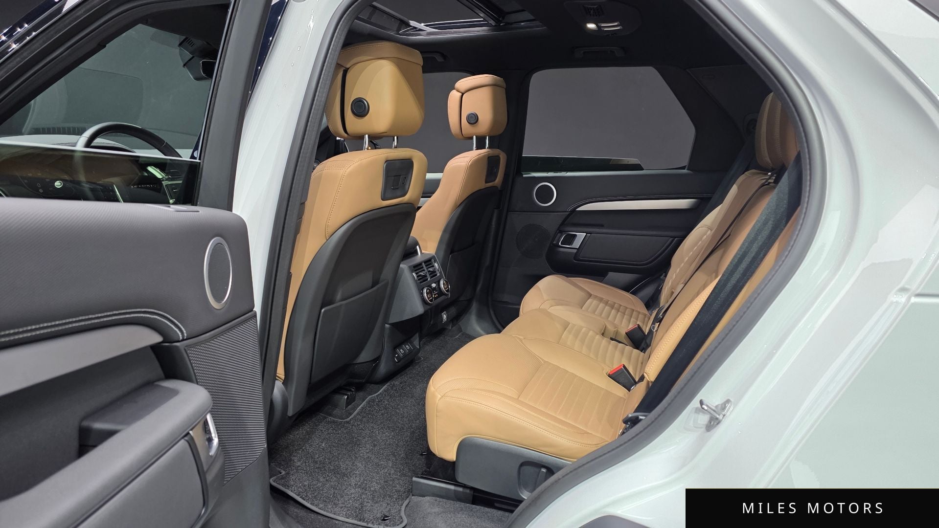 Land Rover Discovery 2024 — миниатюра 12
