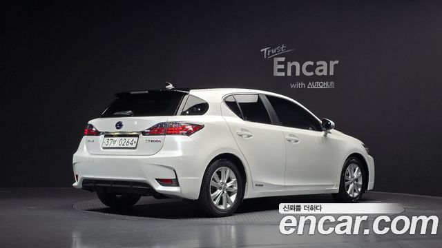 Лексус CT200h 2016 — миниатюра 2